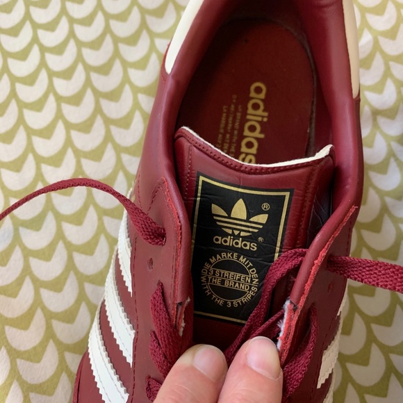 Mens Adidas Samba, maroon/deep red, size 13 - Picture 3 of 5